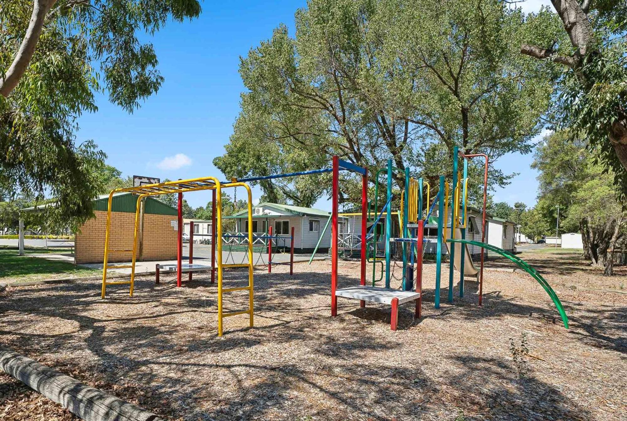 Borderland Wodonga Holiday Park Exterior photo